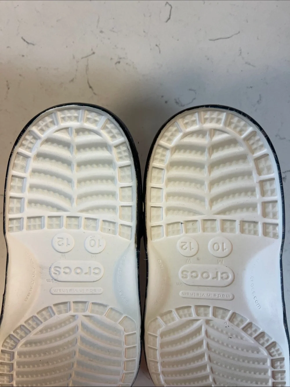 Crocs Peanuts Classic Clog Style # 211124 Size Men’s 10 - Women’s 12 No Jibbitz